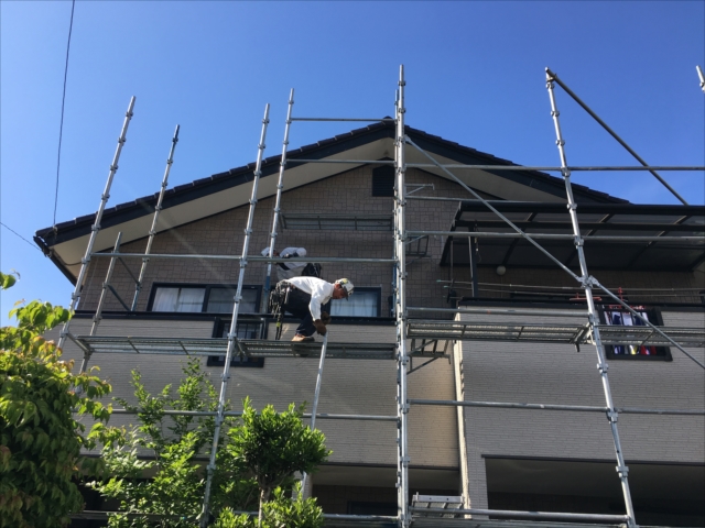 茨城町　塗り替え工事　足場架設中