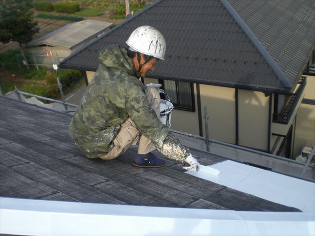 屋根下塗り