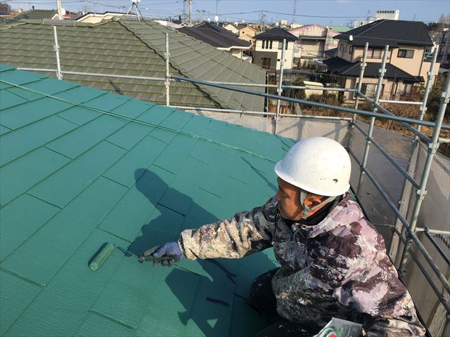 ひたちなか市津田・外壁と屋根塗装の屋根仕上げ塗装と附帯部塗装