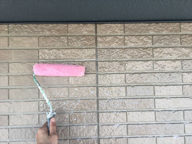 ひたちなか市東大島/外壁と附帯部塗装の下塗り・上塗り作業