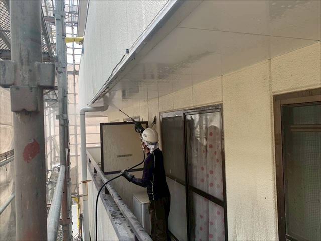 取手市（RC造3階建て賃貸）・高圧洗浄後のシーリング増し打ち