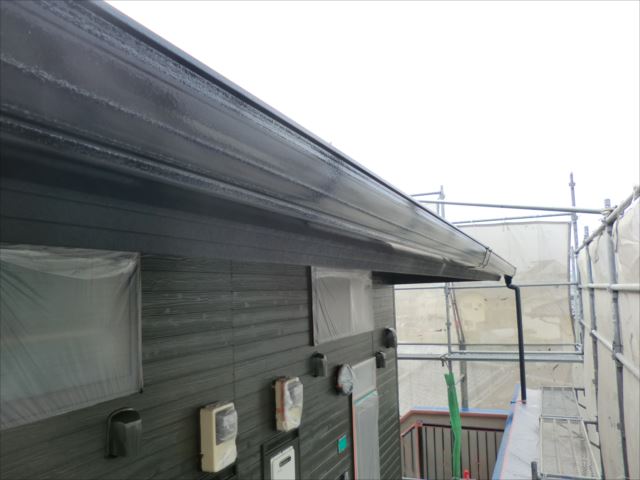 破風板、雨樋塗装後、コスモマイルドシリコン2