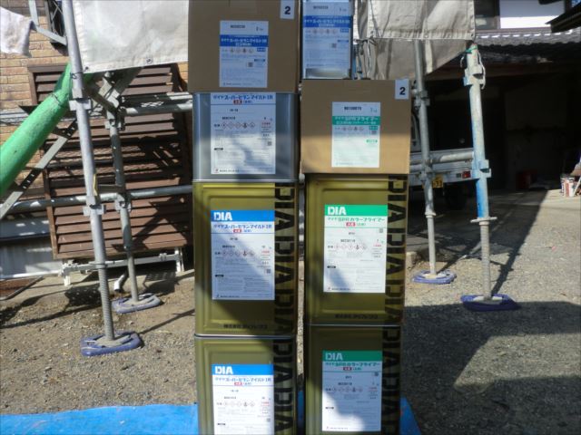 笠間市内のお宅で屋根塗装作業を行いました。
