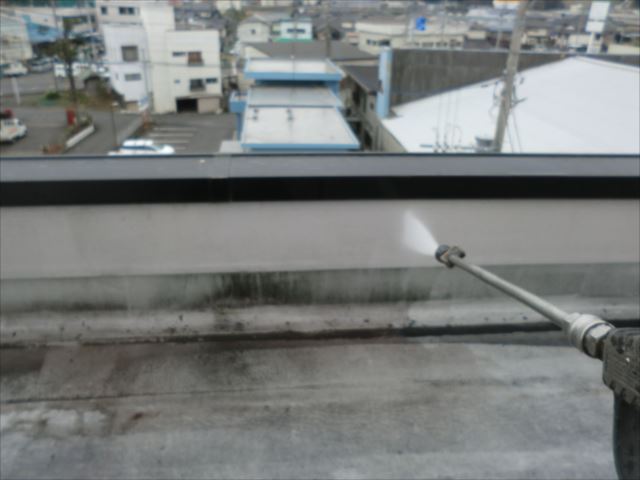 屋上パラペットシート防水、高圧洗浄