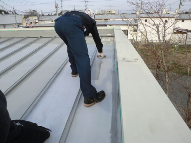 瓦棒屋根着色1回目、ルーフスターSI