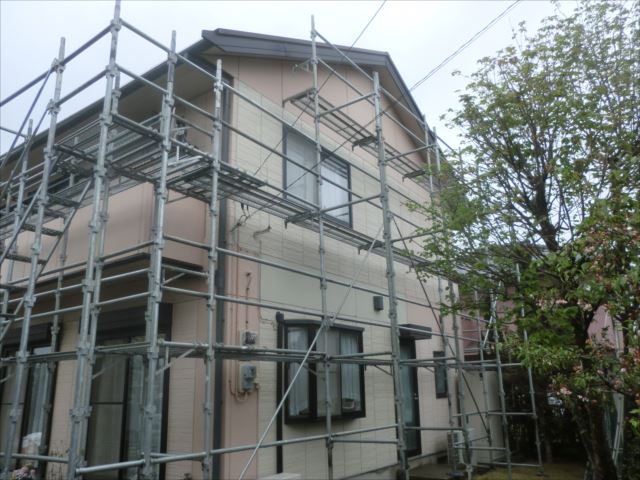 ひたちなか市内のお宅で高圧洗浄作業を行ないました。