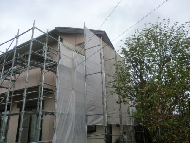 飛散防止用のメッシュシート張り