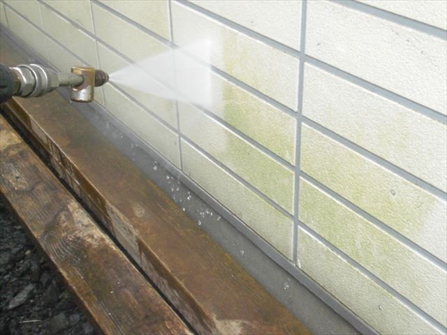 K邸壁洗浄中