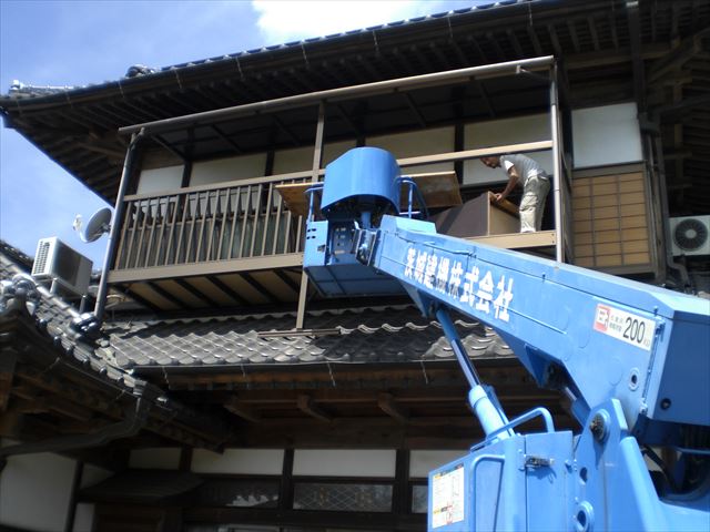 内装リフォーム　家庭内引越し高所作業者で荷降ろしと看板補修　笠間市