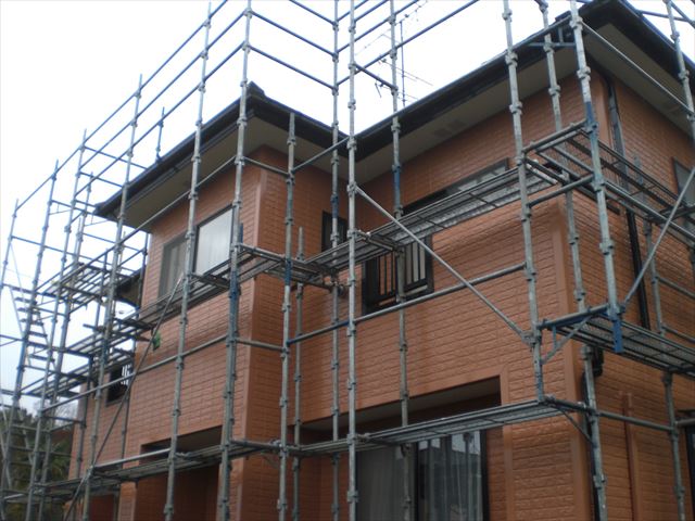 水戸市２階建て住宅塗り替え工事完了後の仮設足場解体作業をしてきました