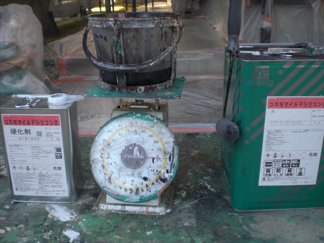 水戸市大塚でダイヤスーパーセランマイルドクリヤーでサイディング塗装です。