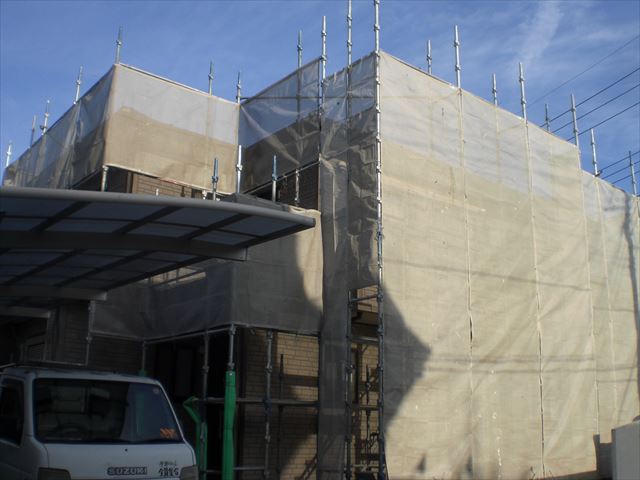 水戸市緑町のセンチュリーホームのお住まいのお客さんのところで高圧洗浄作業