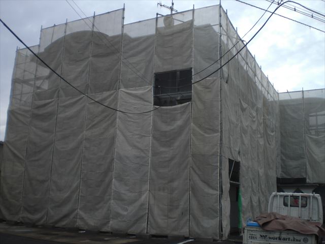 水戸市元吉田町の３階建てマンションで塗装前の養生作業をしてきました