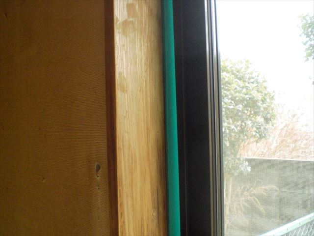 常陸太田市マンション部屋の中の木枠塗装作業をしてきました。