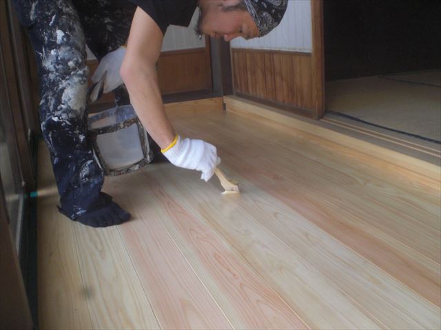 ワックス塗装中