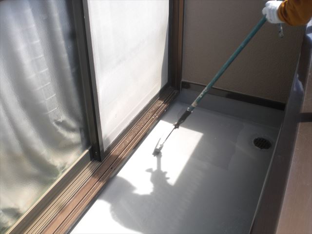 FRP防水アトレーヌ仕上げ塗り