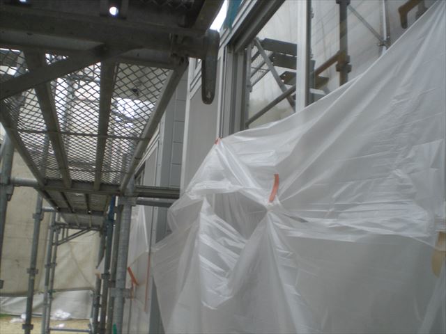 窓養生剥がし