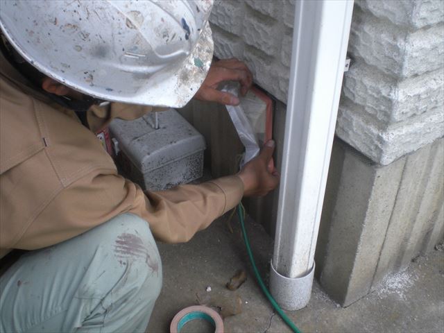 那珂市の戸建て住宅で塗り替え作業前の高圧洗浄作業をしてきました