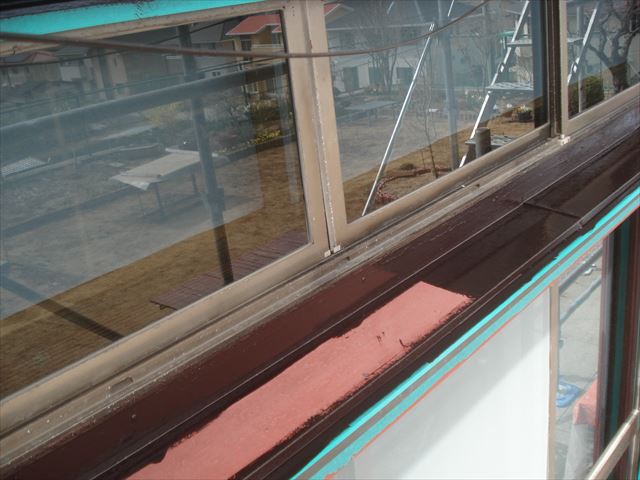 S邸霧除け上塗り1回目
