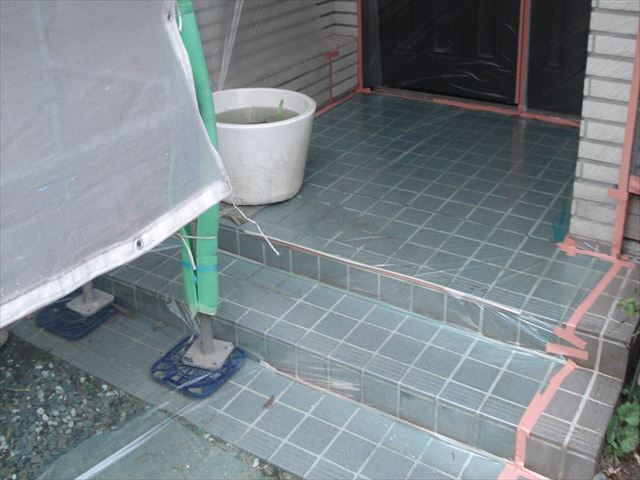 S邸玄関養生足元