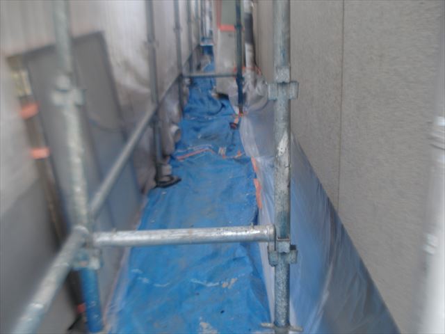 セキスイハイム　パルフェＭ３塗り替え塗装　養生と屋根の下塗り　北茨城市