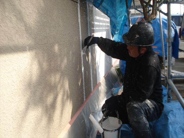S邸外壁下塗り