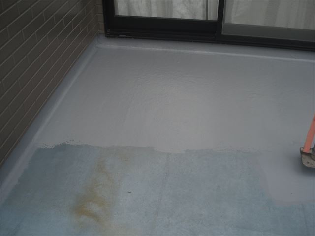 S邸床下塗り中