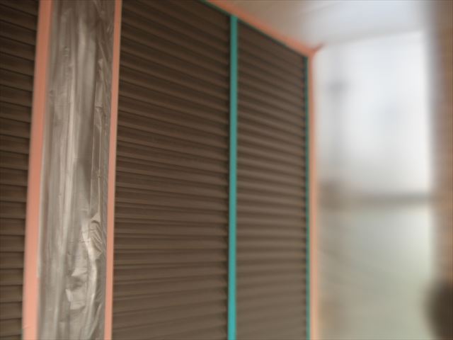F邸雨戸塗装前