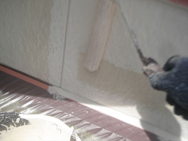 水性セラミシリコン物置の壁上塗りと母屋の付帯部着色　水戸市
