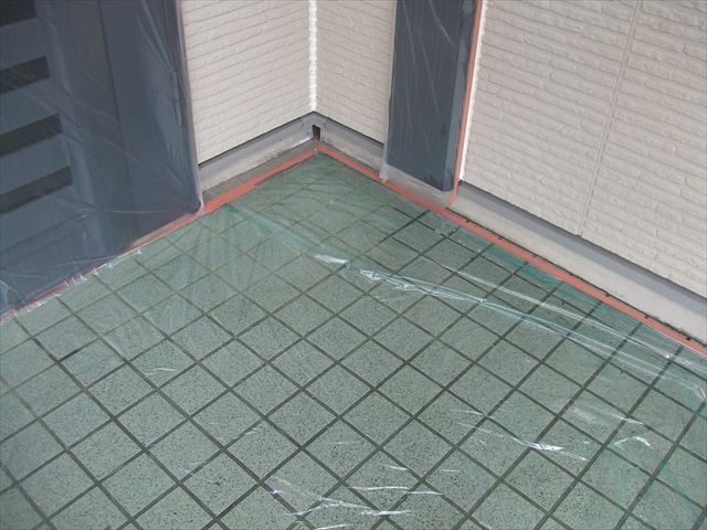 玄関足元ビニール養生