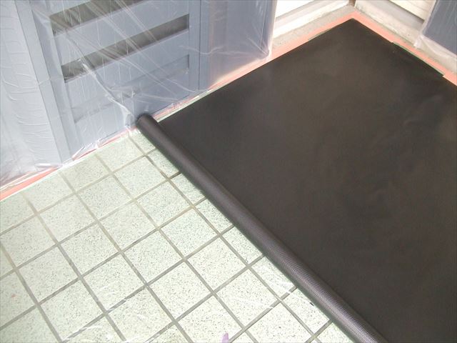 玄関足元トントンシート養生
