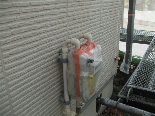 ビニール養生作業をしてきました。1階周りの養生です。日立市にて