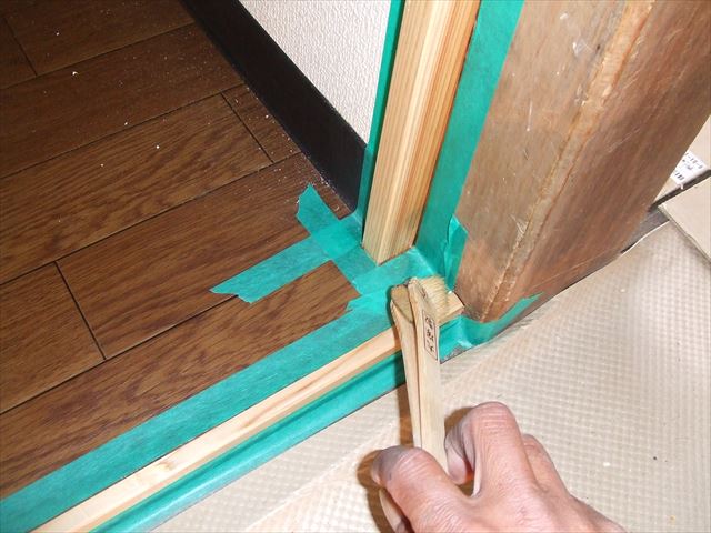木枠上塗り