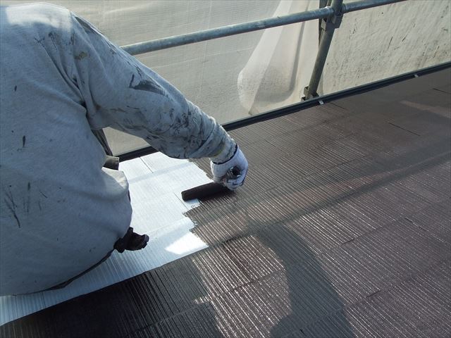 外壁塗り変え工事のお宅で破風板の塗装を行ないました。高萩市にて