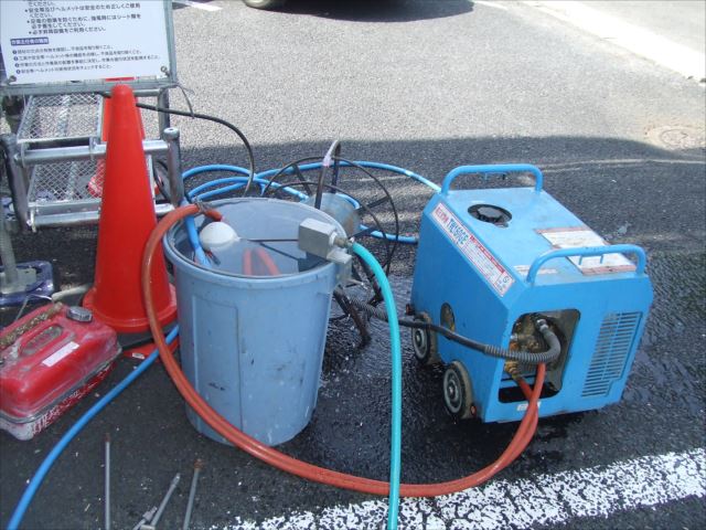 塗替え前の高圧洗浄作業をして来ました。水戸市にて