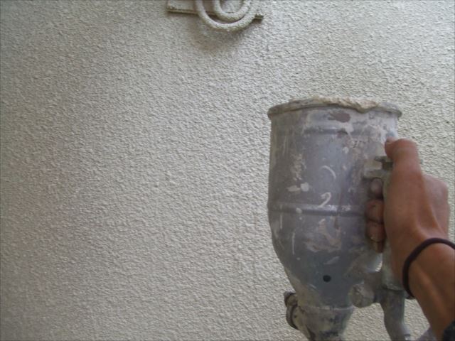 外壁吹き付け中セラミソフトスタッコ
