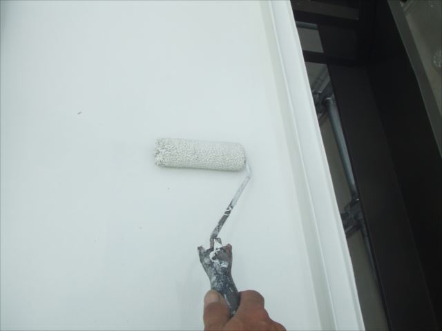 ヤネフレッシュＳIを使用して折板屋根の上塗り2回目仕上げ塗装を行いました。水戸市にて」