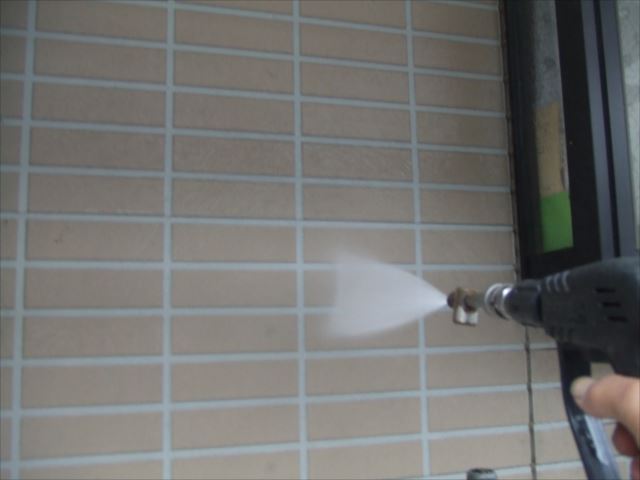 外壁、高圧洗浄作業