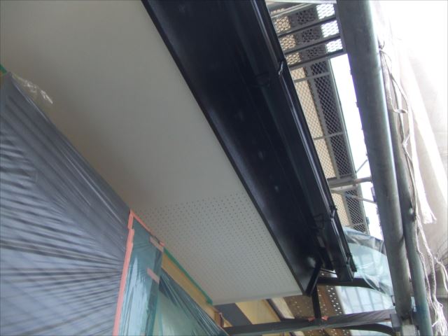 破風板、雨樋塗装後、コスモマイルドシリコン2