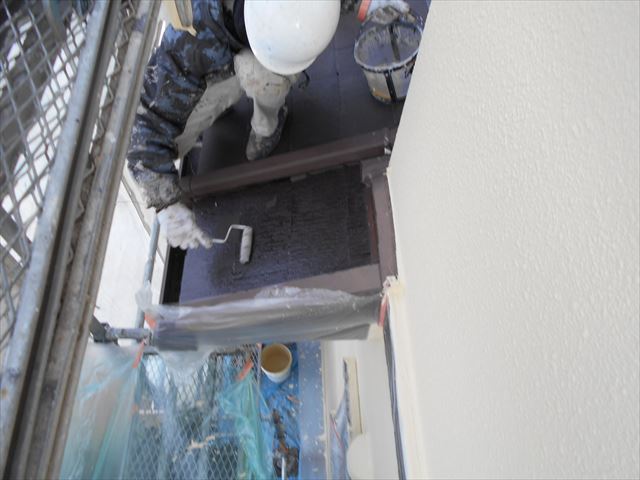 菊池邸下屋根下塗り