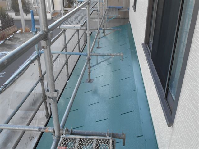 ひたちなか市／屋根上塗り（仕上げ）付帯部仕上げ塗装