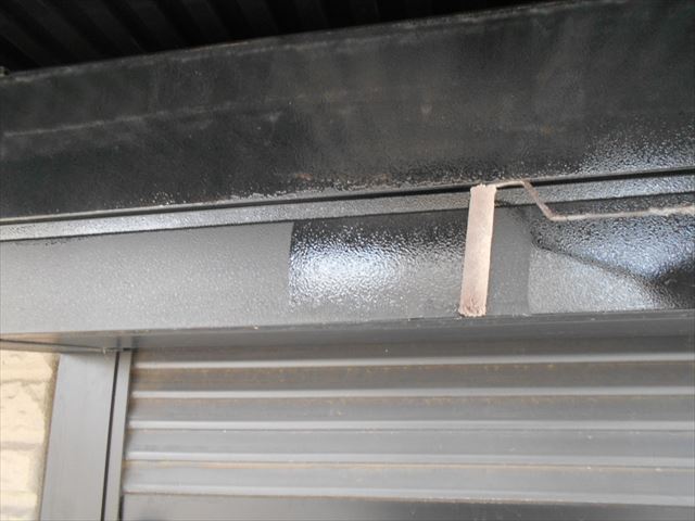 S邸シャッターBOX下塗り