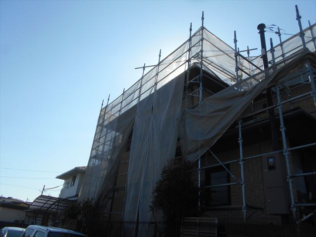 外壁下塗り工程と中塗り　上塗り１回目の作業をしました。水戸市双葉台