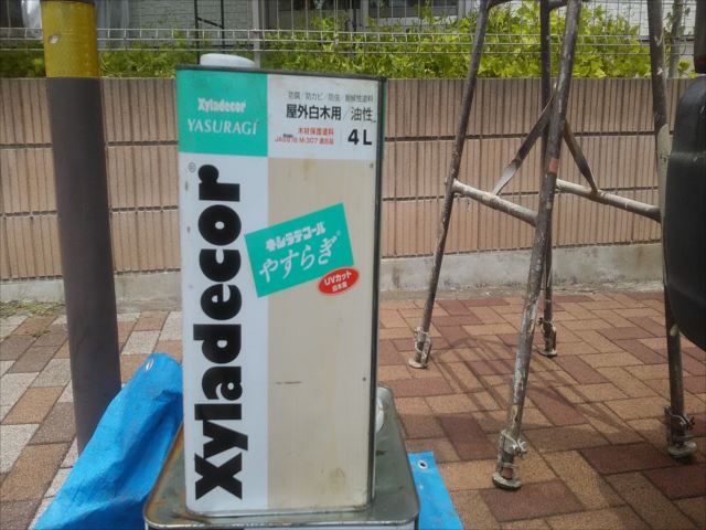 つくば市花園町で木製衝立の塗装を行いました。