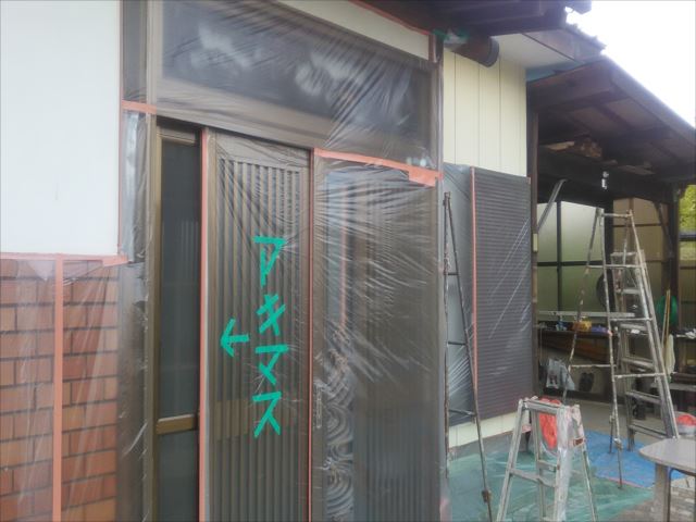 玄関周り、ビニール養生