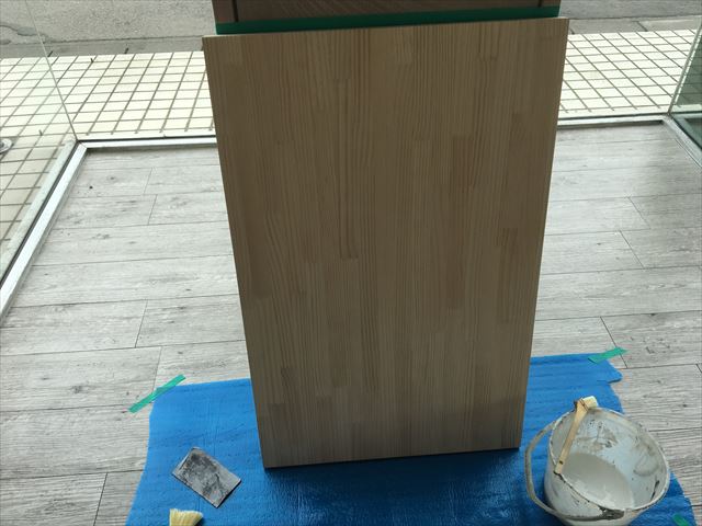 トヨペットカウンター上塗り
