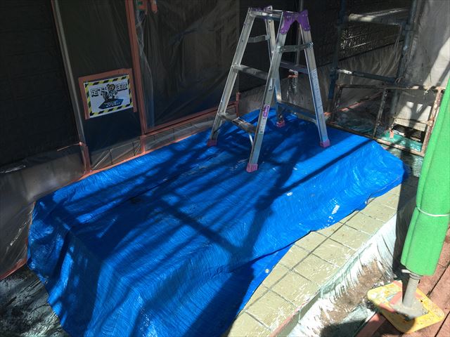玄関前ブルーシート