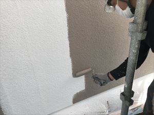 外壁着色1回目、水性セラミクリーン