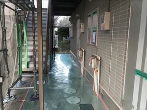 １階通路側　養生完了