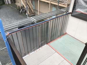 2階通路手すり養生